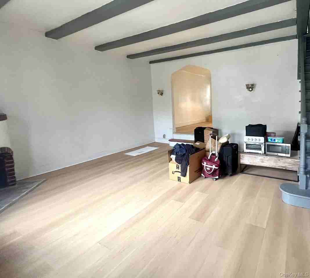 3006 90th St - Photo 6 of 8