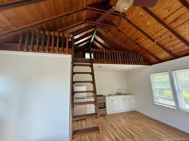 201 Franklin St - Photo 4 of 8