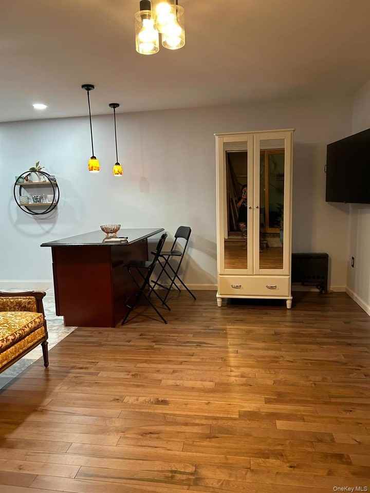 22518 112th Ave - Photo 2 of 7