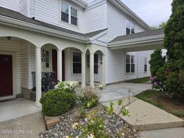 featured image of 129 Tulip Ln