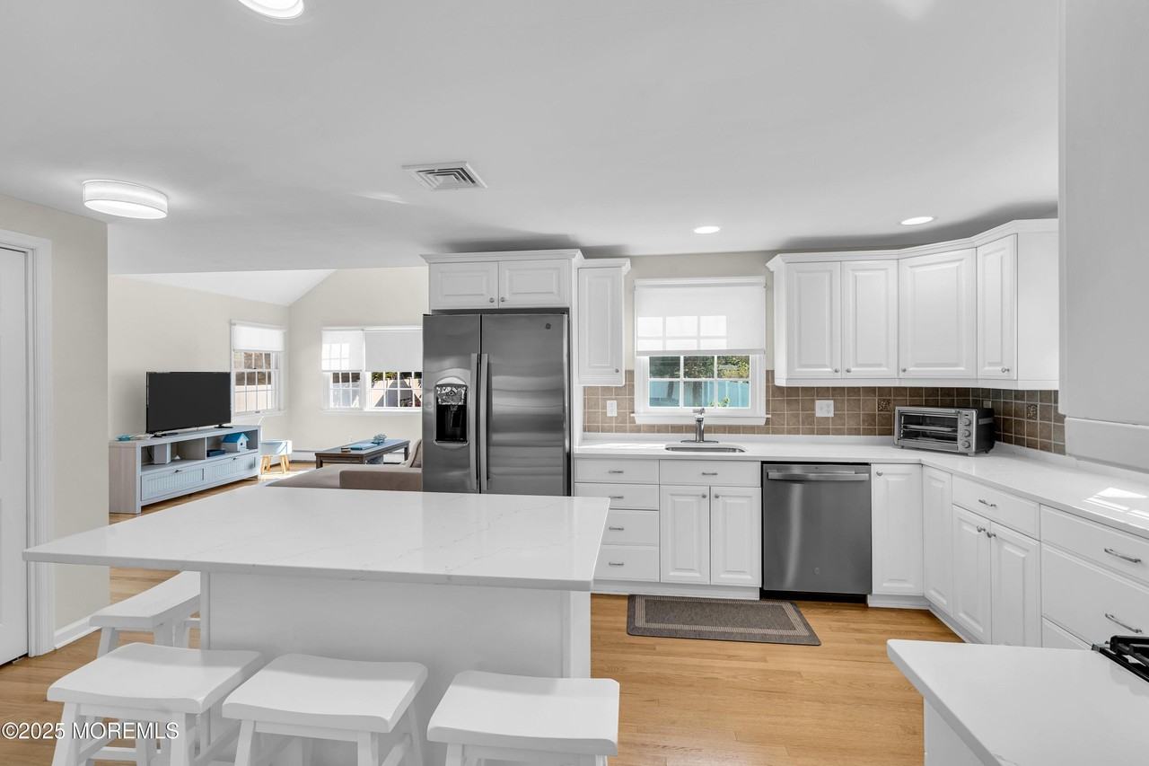 807 Prospect Ave - Photo 5 of 27