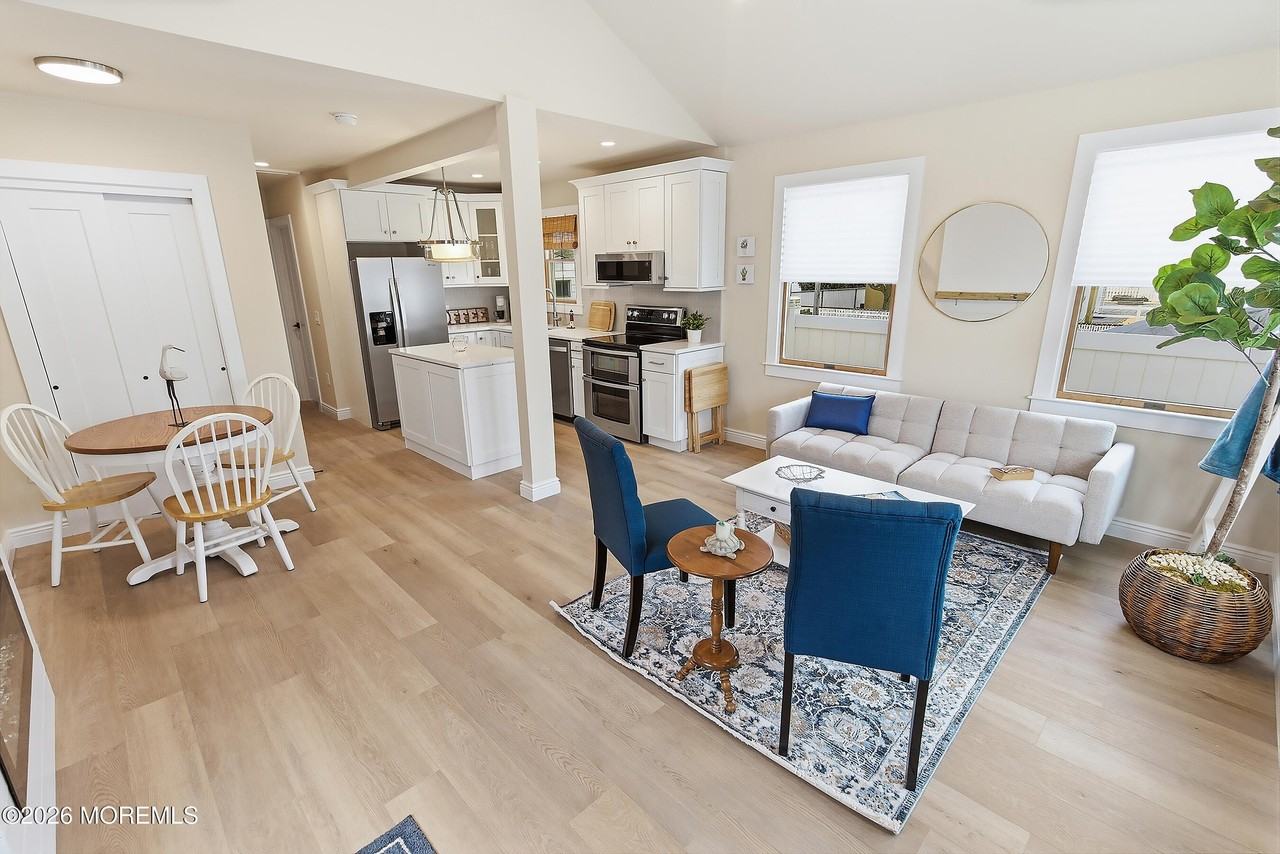 105 O St - Photo 4 of 25
