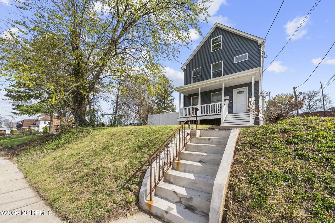 816 King George Rd #2 - Photo 4 of 16