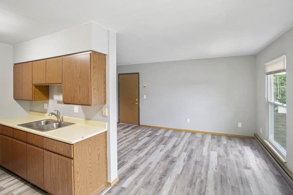 405 E Reed St #9 - Photo 3 of 9