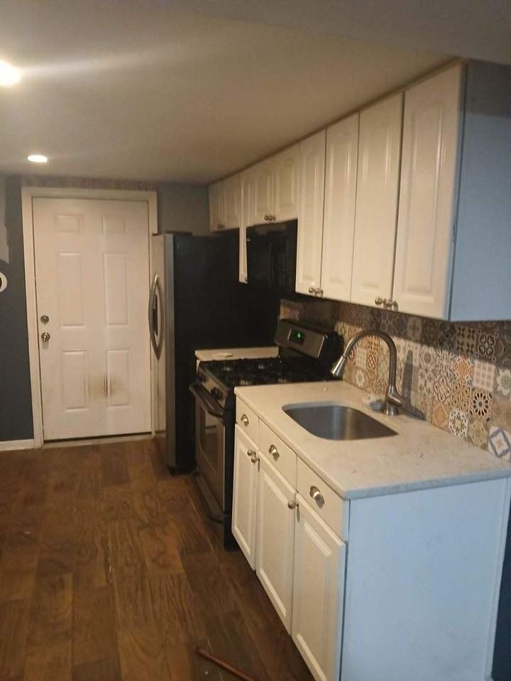 1014 W 19th St #G - Photo 3 of 3