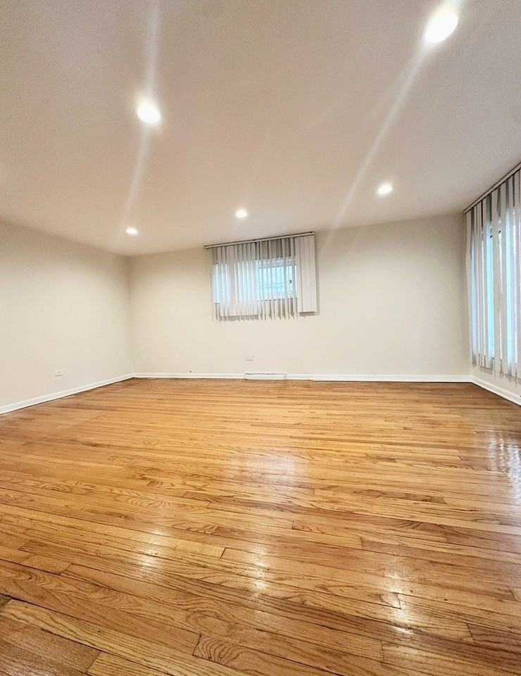 14814 Wabash Ave - Photo 2 of 7