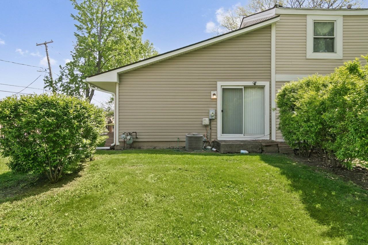 1106 Williamsburg Rd - Photo 2 of 15