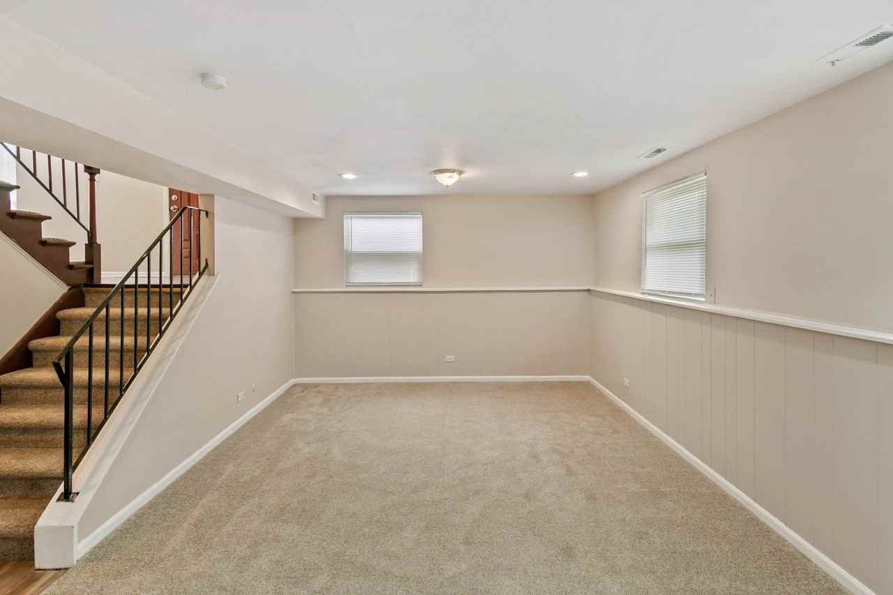 1106 Williamsburg Rd - Photo 6 of 15