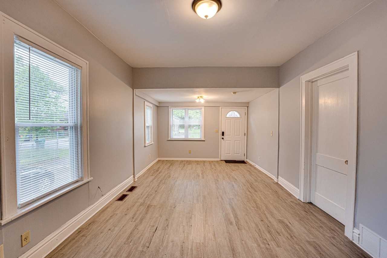 1108 Magnolia Ave - Photo 5 of 18
