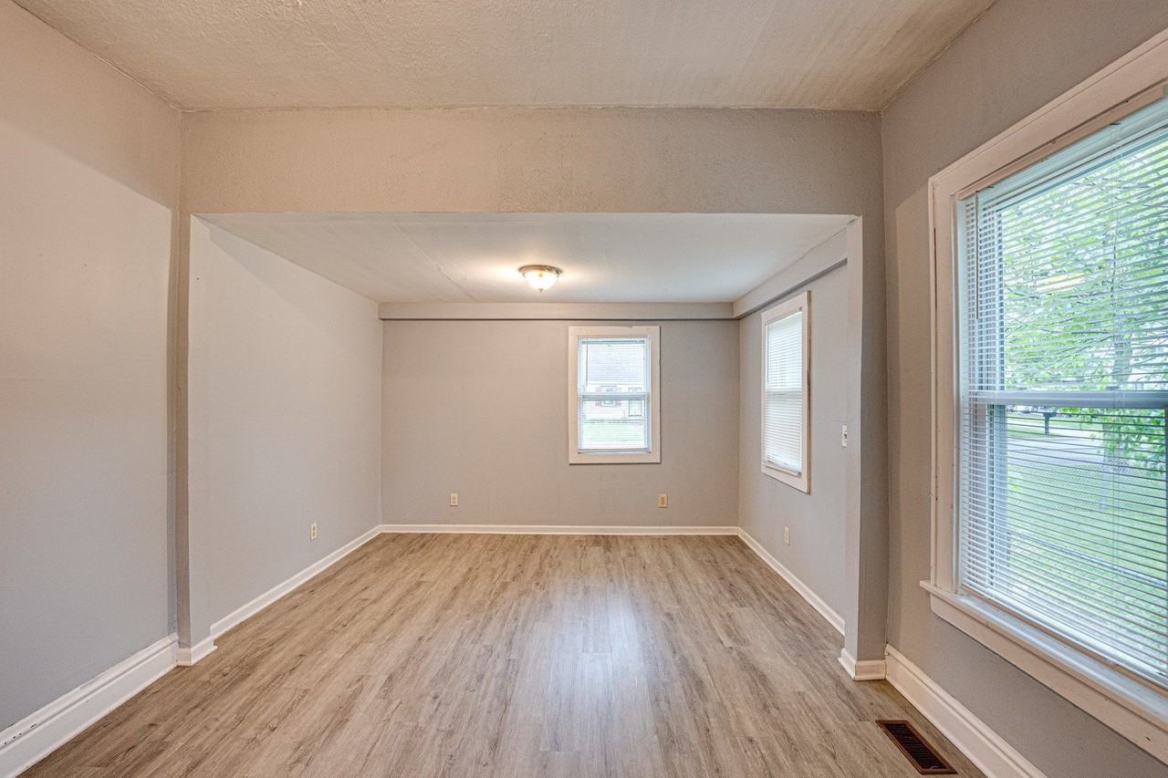 1108 Magnolia Ave - Photo 6 of 18