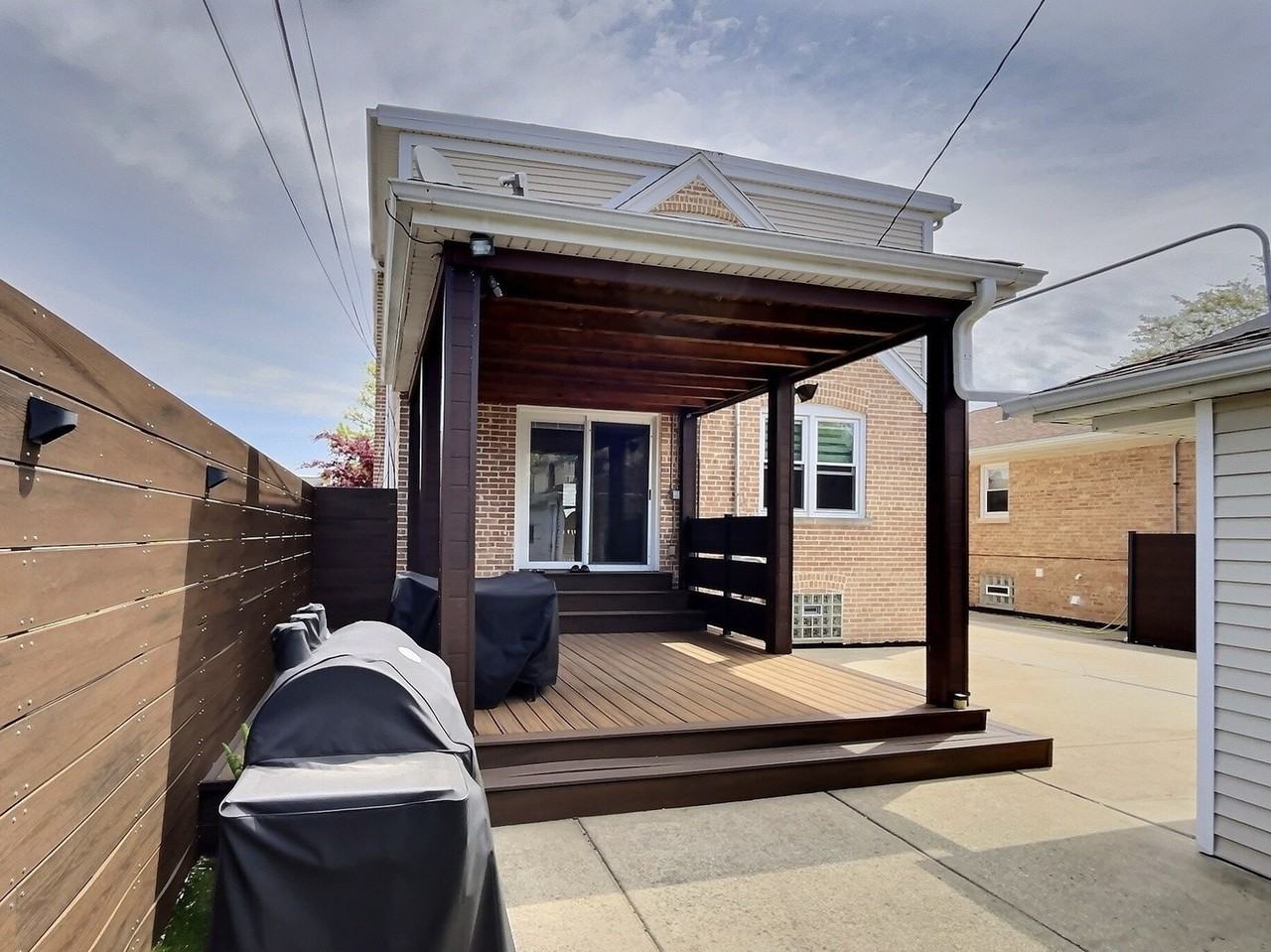4908 N Nagle Ave - Photo 3 of 33