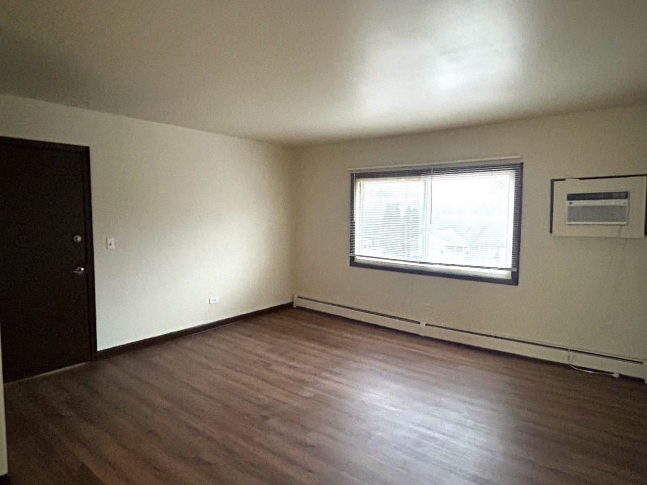 1300 Getzelman Dr #6 - Photo 2 of 8