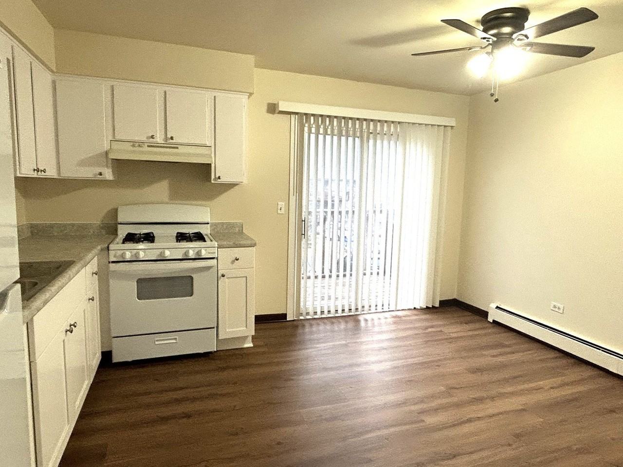 1300 Getzelman Dr #6 - Photo 4 of 8