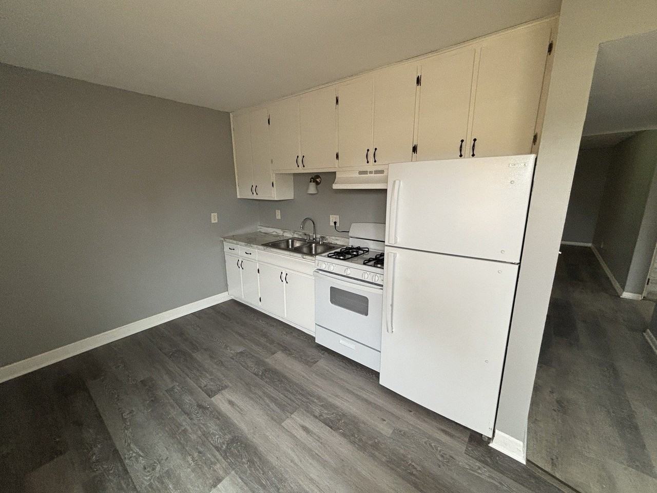 991 Tollview Ave #5 - Photo 2 of 10