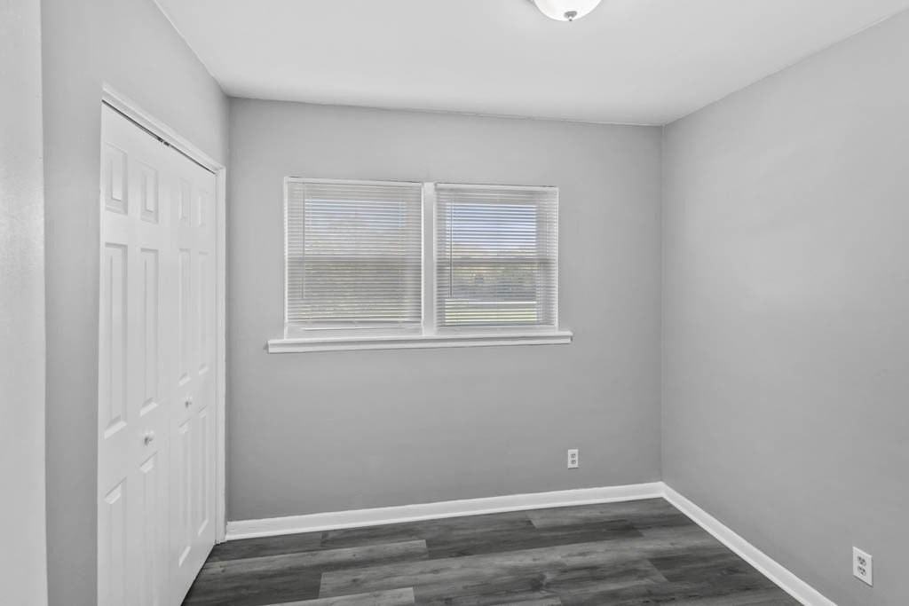 991 Tollview Ave #5 - Photo 7 of 10