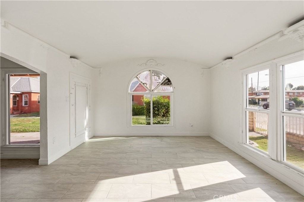 266 W 9th St #266 - Photo 5 of 17