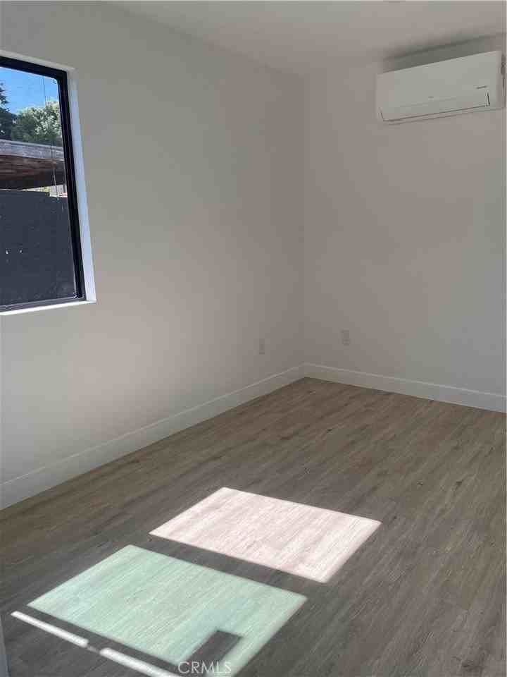 2230 W 73rd St - Photo 4 of 8