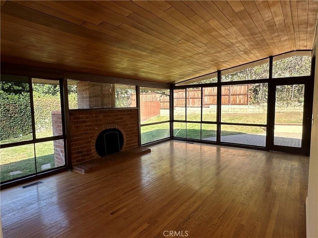 5235 Palm Ave - Photo 5 of 27