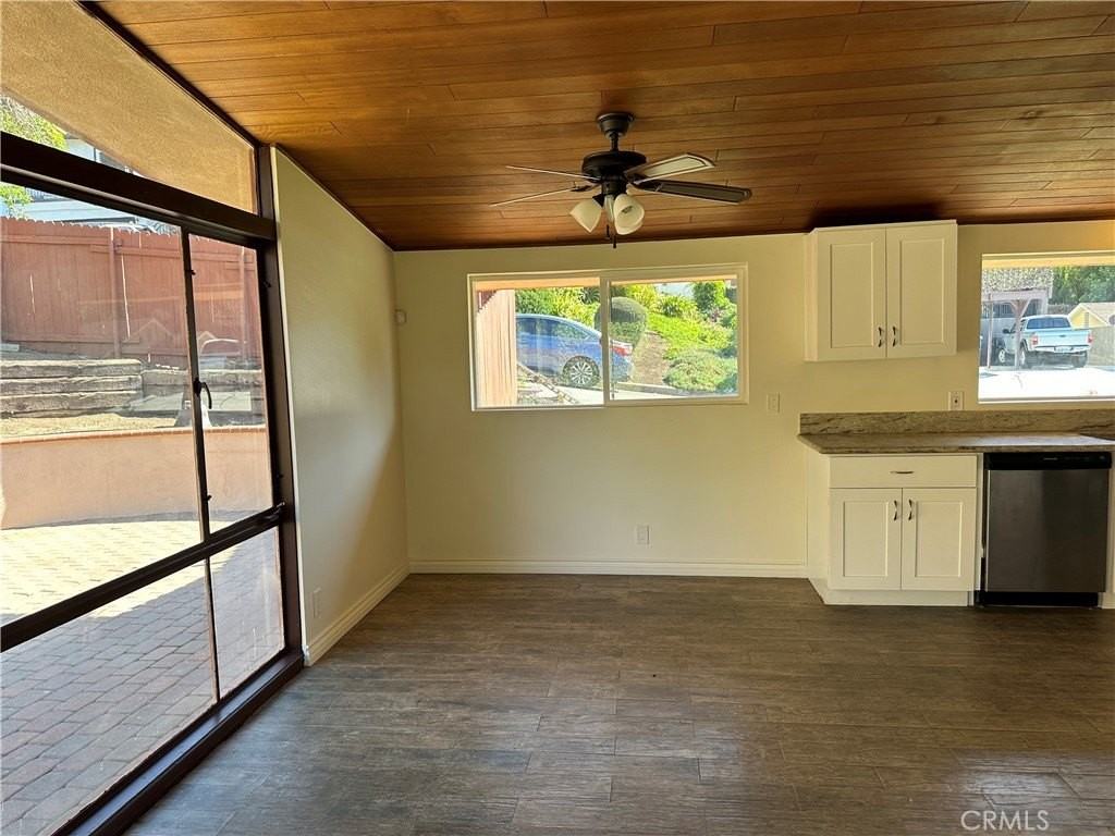 5235 Palm Ave - Photo 6 of 27