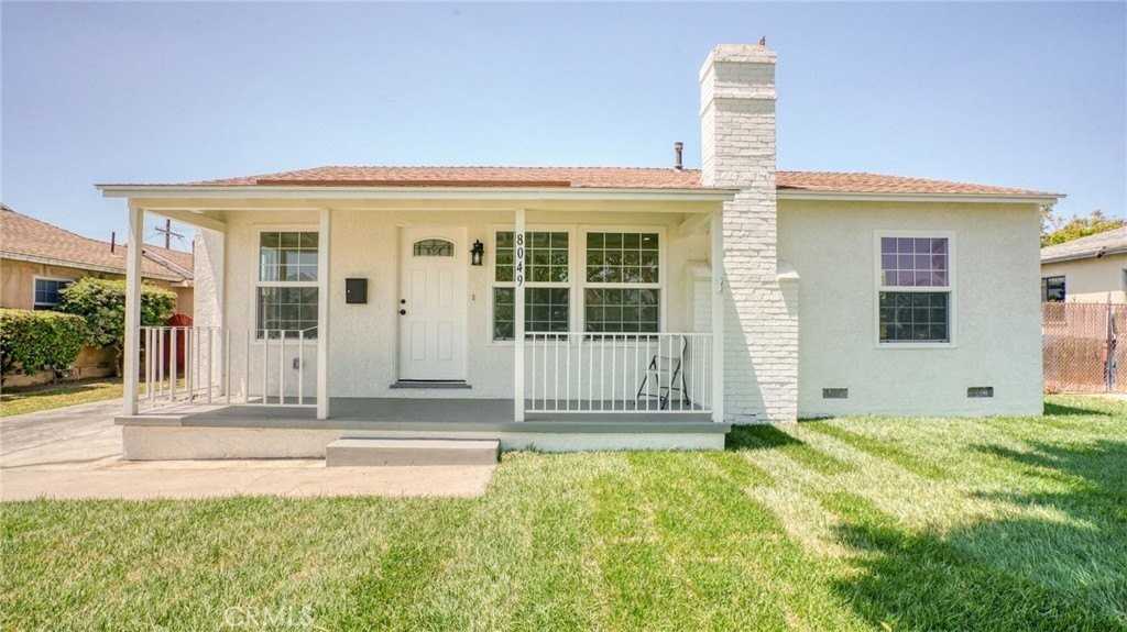 8049 Saint Clair Ave - Photo 4 of 27
