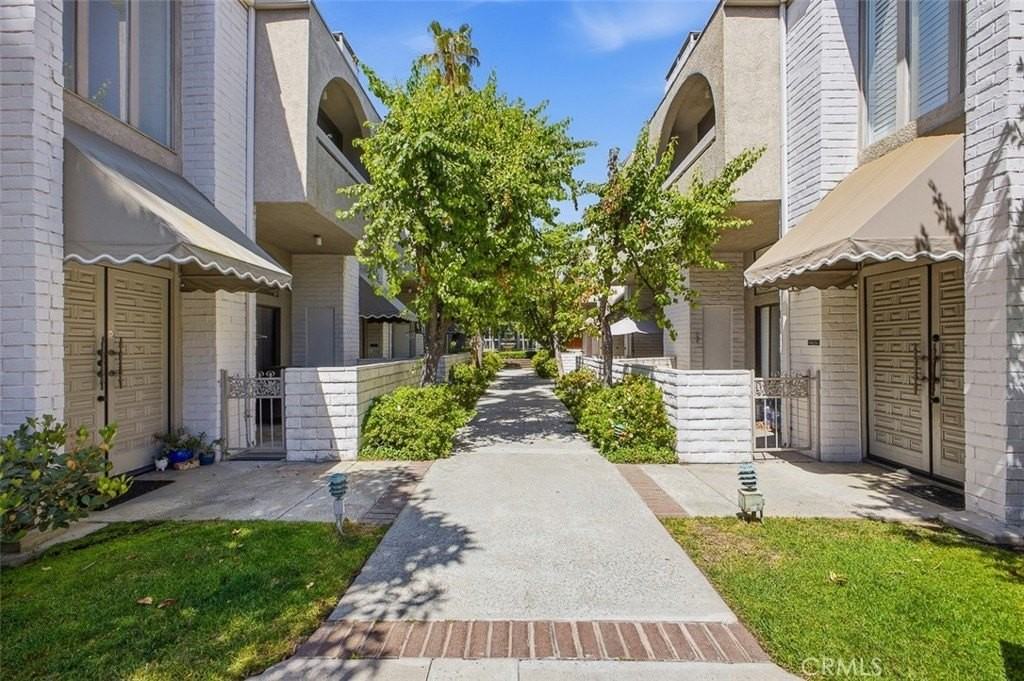 5305 White Oak Ave #D - Photo 5 of 32