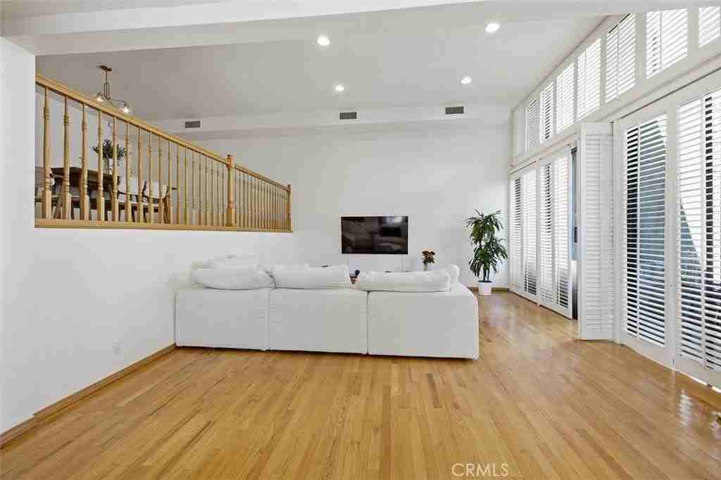 5305 White Oak Ave #D - Photo 7 of 32