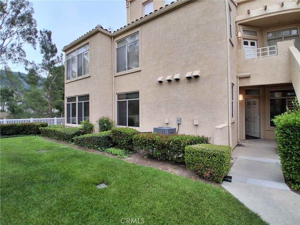 3190 Altura Ct #101 - Photo 2 of 35