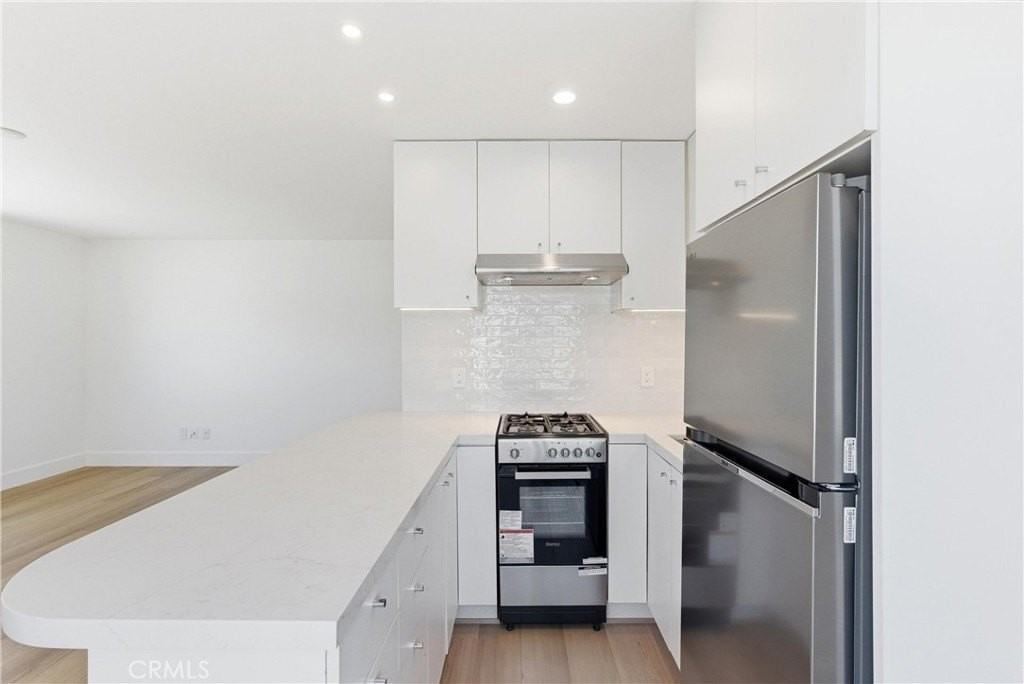 408 Jasmine Ave - Photo 3 of 14
