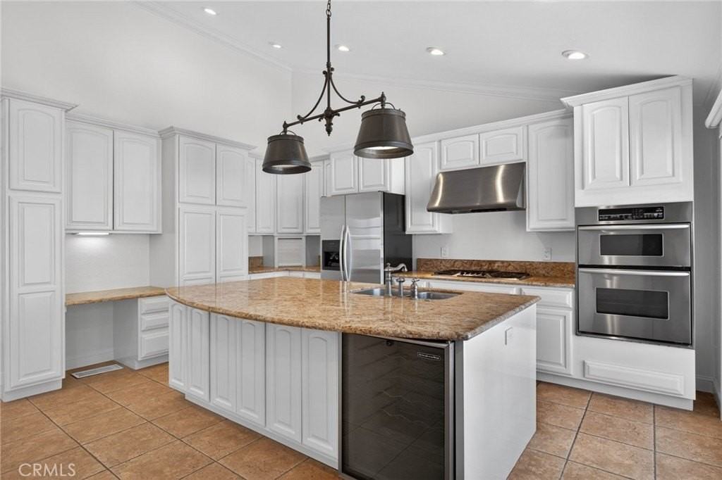 415 Heliotrope Ave - Photo 2 of 20