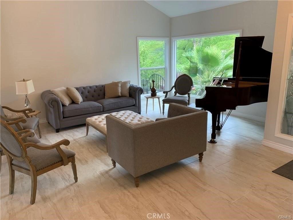 28273 Leticia - Photo 2 of 19
