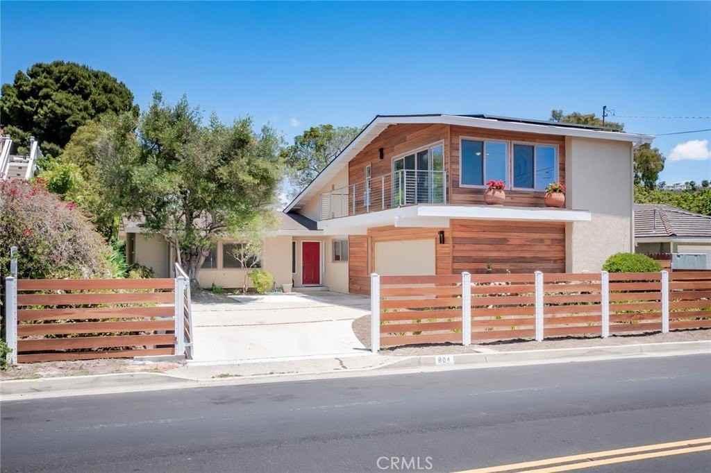 804 Avenida Presidio - Photo 2 of 40