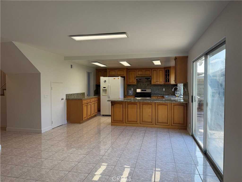 8281 Devilwood Cir - Photo 2 of 12