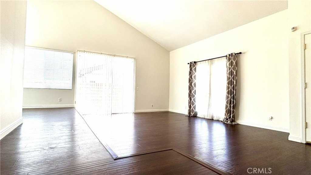 1830 Fairgreen Dr - Photo 2 of 37
