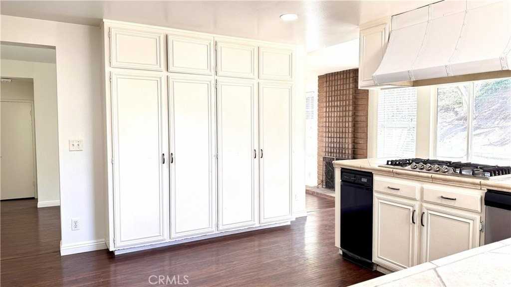 1830 Fairgreen Dr - Photo 7 of 37