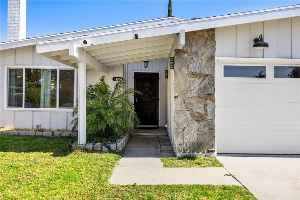 13509 Destino St - Photo 2 of 39