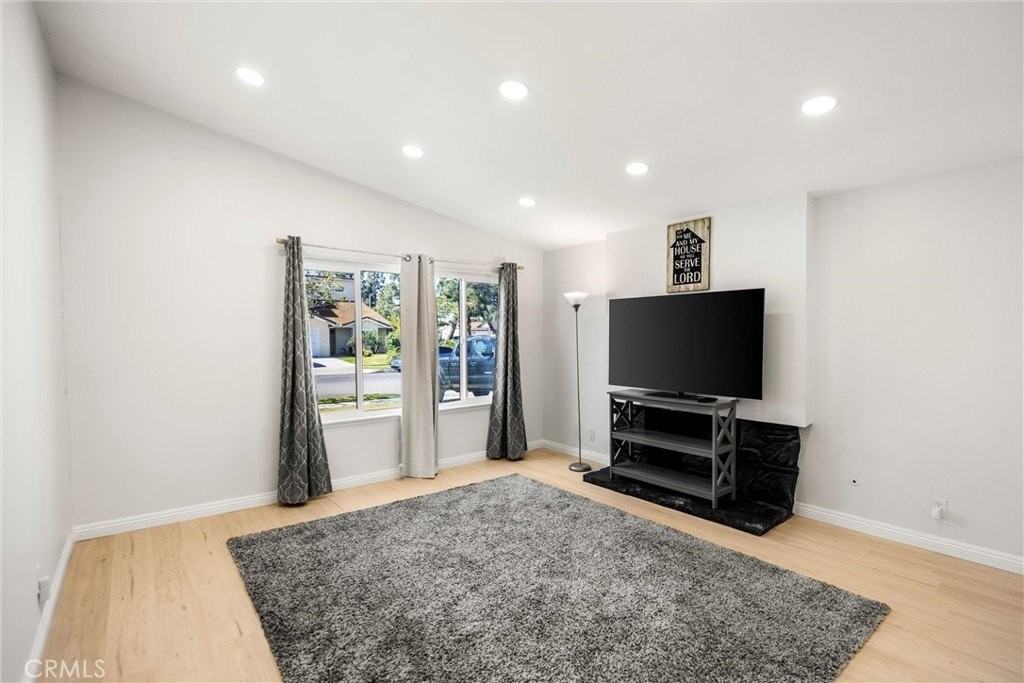 13509 Destino St - Photo 6 of 39