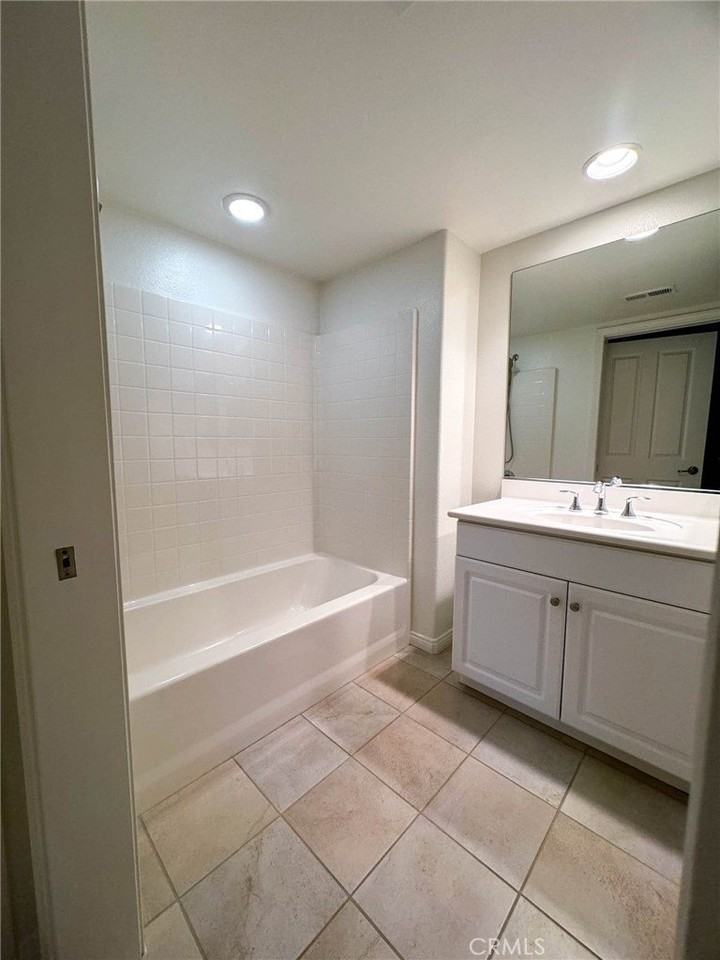 1414 Montgomery St - Photo 4 of 28