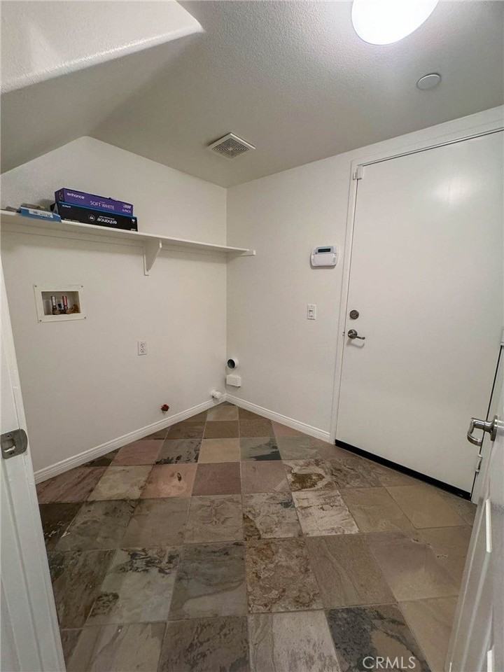 1414 Montgomery St - Photo 6 of 28