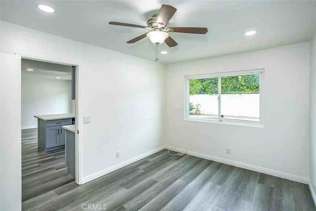 618 S Vicki Ln - Photo 6 of 36
