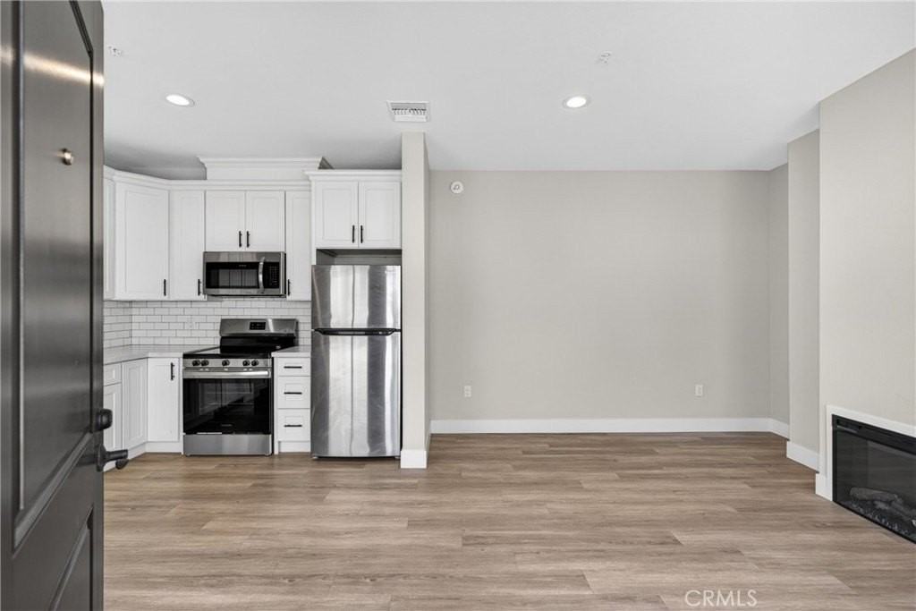 8412 Burnet Ave - Photo 2 of 20
