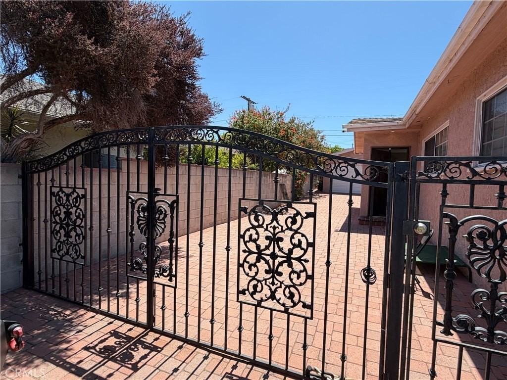 3228 Danaha St - Photo 3 of 15