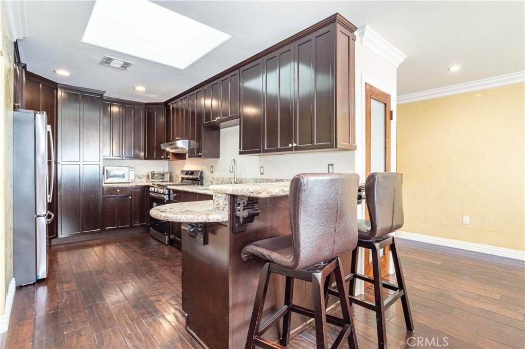 17159 Kingsbury St - Photo 6 of 30