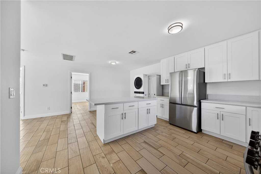 6904 Mclennan Ave - Photo 4 of 25