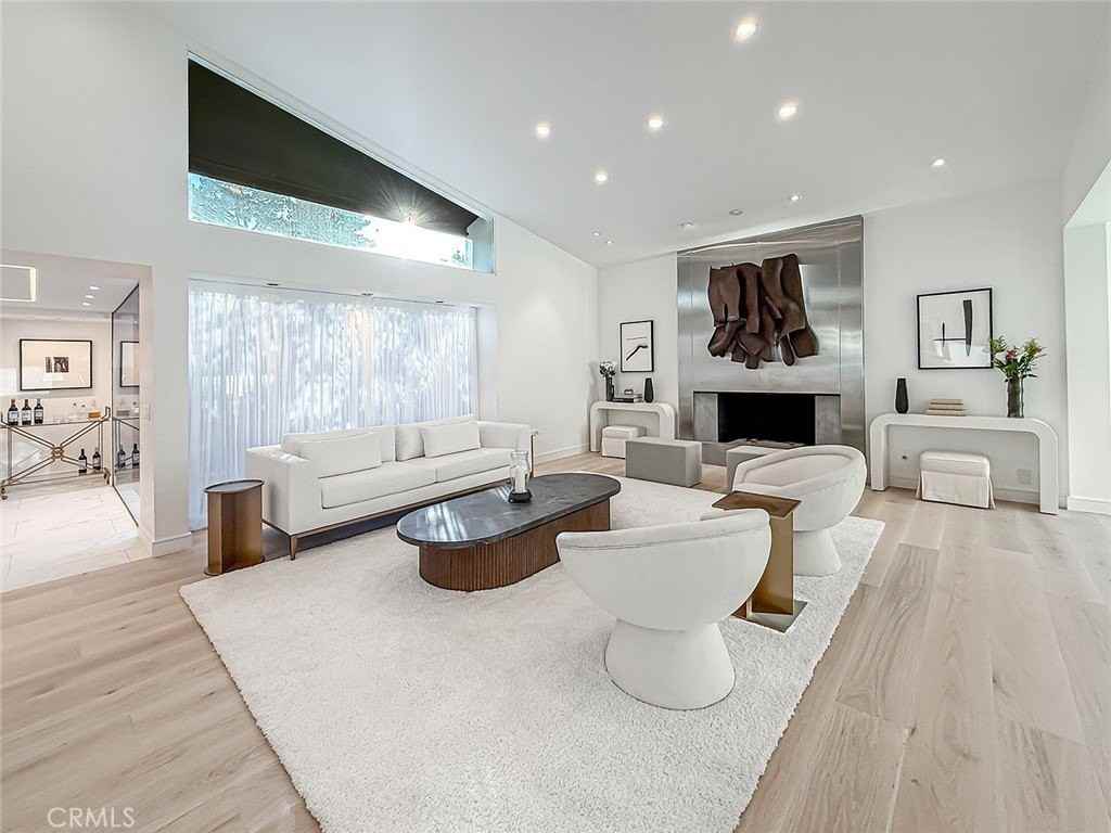4266 Louise Ave - Photo 4 of 26