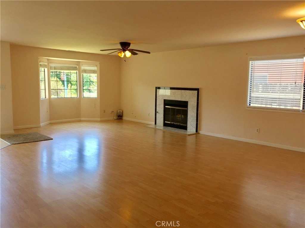22451 Dolorosa St - Photo 4 of 17