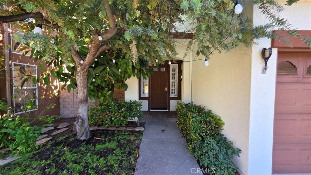 4432 Coffeetree Ln - Photo 4 of 28