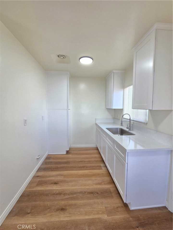 16049 L St #D - Photo 3 of 12