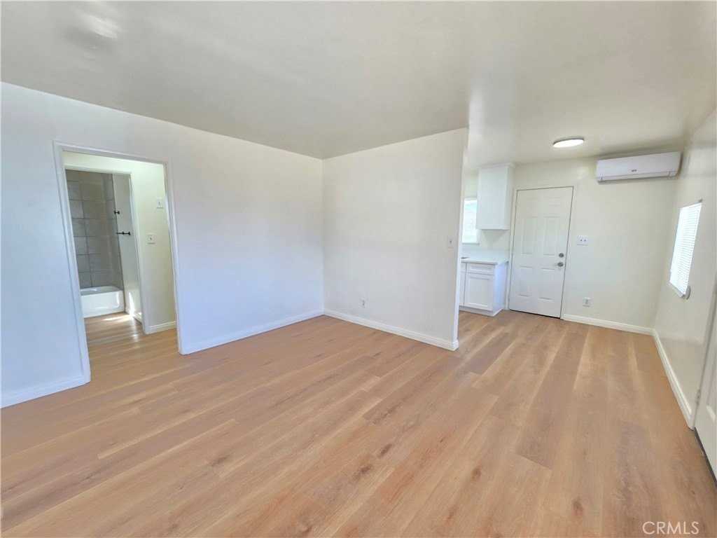 16049 L St #D - Photo 7 of 12