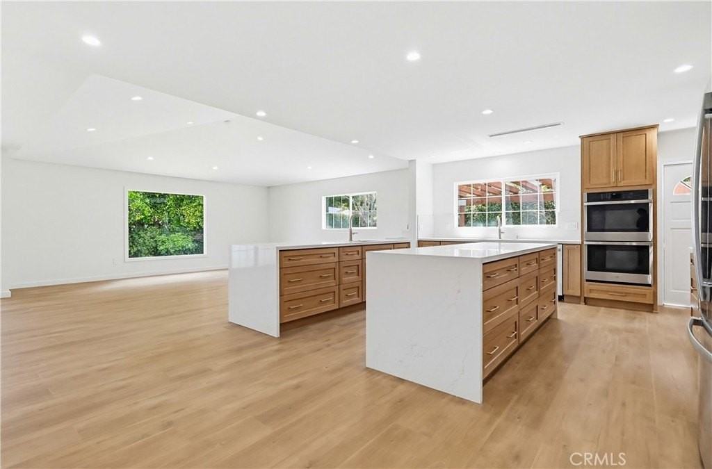 5440 Alcove Ave - Photo 6 of 43