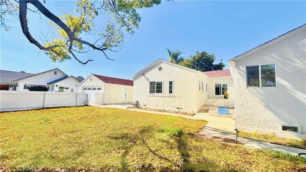 207 S El Molino St - Photo 2 of 19